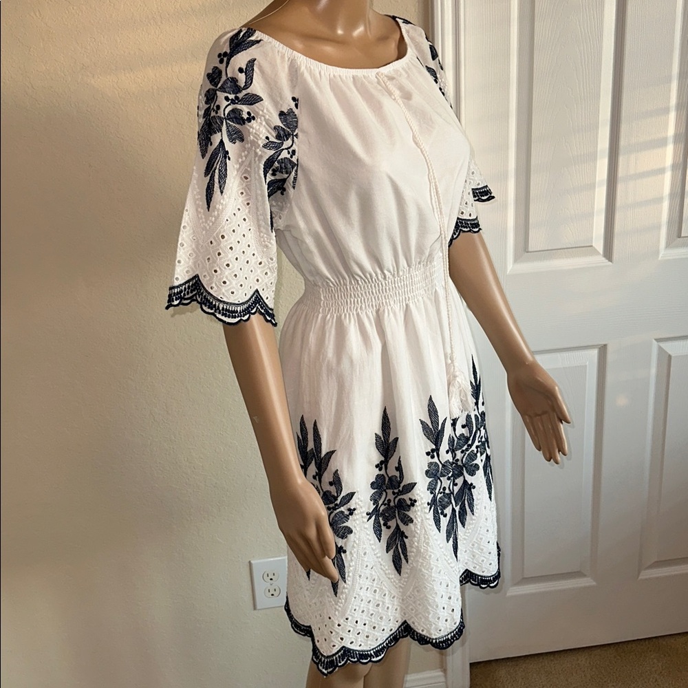 Kindred Elegant White and Blue Embroidered Dress Size S. - Picture 2 of 16